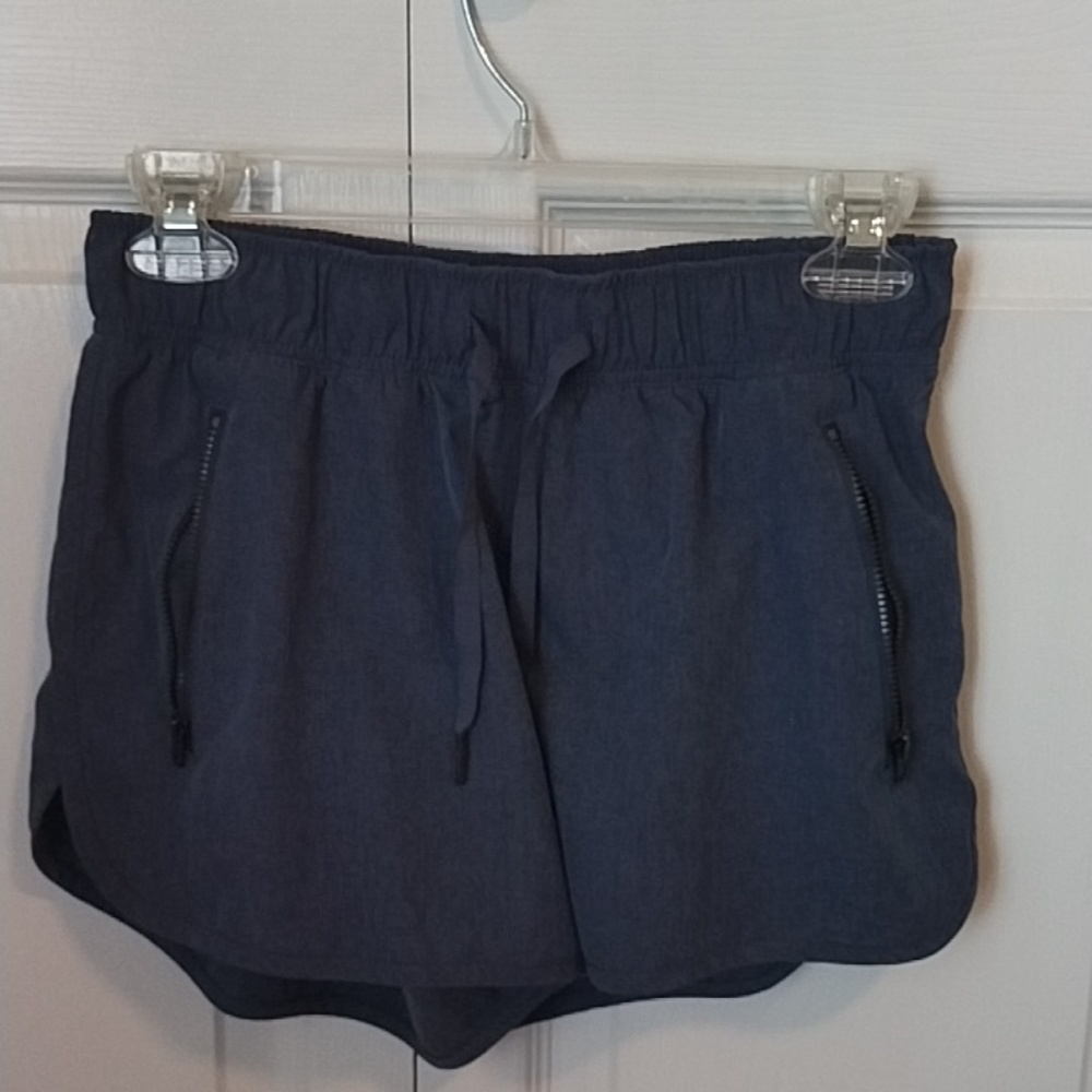 bcg Navy shorts w/ zipper pockets. Size small